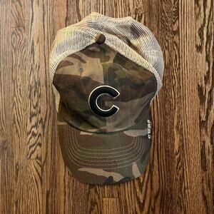 Camo cubs hat